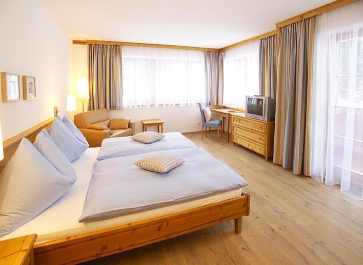 Landhaus Zum Steinbock Hotell Maria Alm am Steinernen Meer Exteriör bild